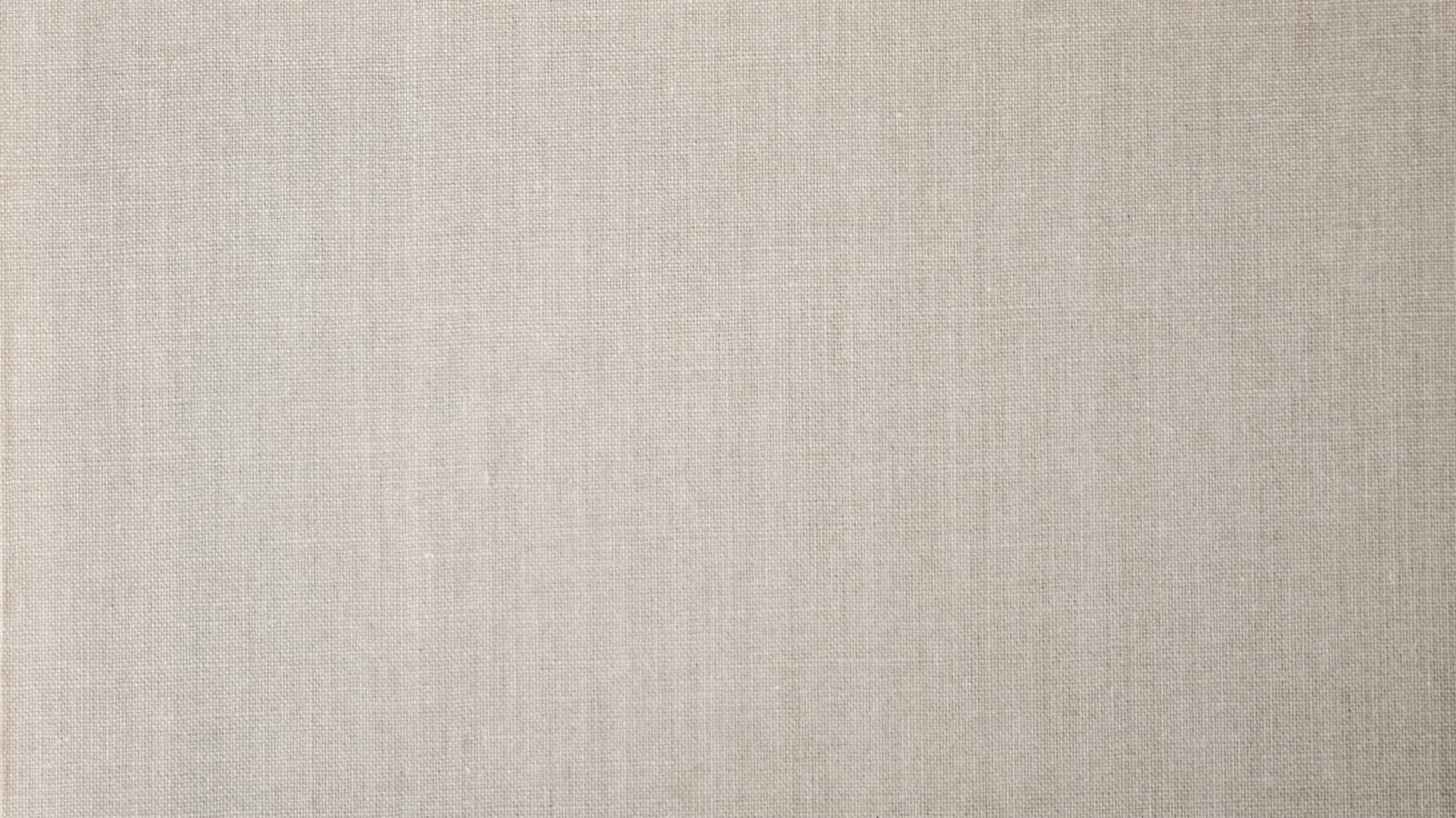 Kaarsenlicht en witte bloemen — persoonlijke crematie